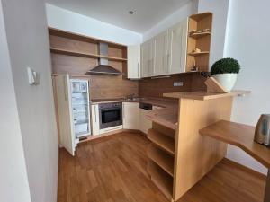Pronájem bytu 2+kk, Praha - Vinohrady, Korunní, 62 m2