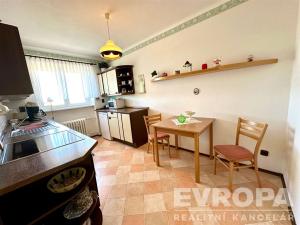 Prodej bytu 2+1, Březová, Hlavní, 57 m2