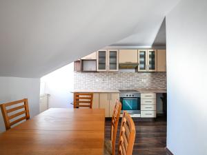 Prodej bytu 3+1, Nové Sedlo, Sklářská, 106 m2