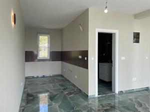 Prodej bytu 2+kk, Kruče, Černá Hora, 89 m2