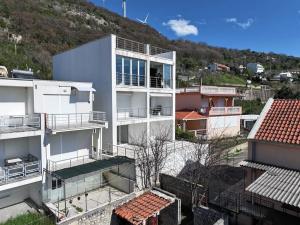 Prodej bytu 2+kk, Kruče, Černá Hora, 89 m2