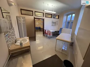 Pronájem obchodního prostoru, Karlovy Vary - Dvory, Chebská, 146 m2