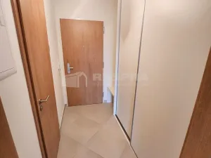 Pronájem bytu 1+kk, Praha - Háje, Výstavní, 33 m2