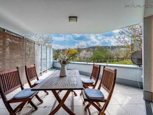 Pronájem bytu 3+kk, Praha - Liboc, Naardenská, 127 m2
