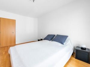 Pronájem bytu 3+kk, Praha - Liboc, Naardenská, 127 m2