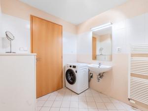 Pronájem bytu 3+kk, Praha - Liboc, Naardenská, 127 m2