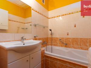 Prodej bytu 2+1, Opava, Holasická, 59 m2