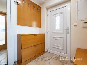 Pronájem bytu 5+kk, Praha - Kolovraty, Meduňková, 150 m2