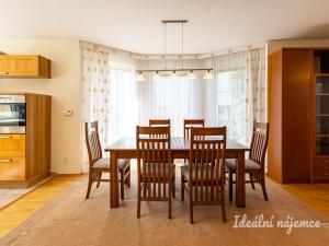 Pronájem bytu 5+kk, Praha - Kolovraty, Meduňková, 150 m2