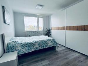 Prodej bytu 4+1, Chomutov, 17. listopadu, 91 m2