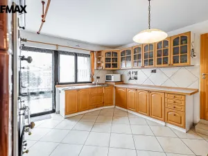 Prodej rodinného domu, Byšice, 5. května, 300 m2