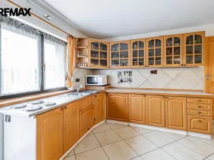 Prodej rodinného domu, Byšice, 5. května, 300 m2