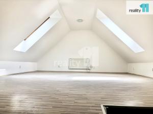 Pronájem bytu 2+1, Praha - Hrdlořezy, Českobrodská, 75 m2