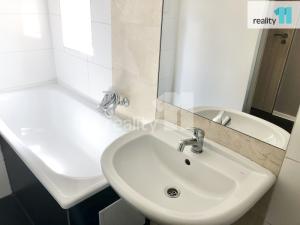 Pronájem bytu 2+1, Praha - Hrdlořezy, Českobrodská, 75 m2