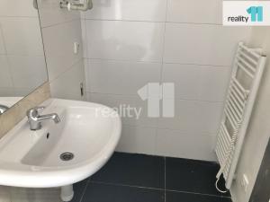 Pronájem bytu 2+1, Praha - Hrdlořezy, Českobrodská, 75 m2