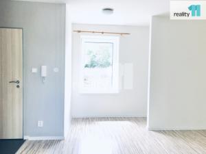 Pronájem bytu 2+1, Praha - Hrdlořezy, Českobrodská, 75 m2