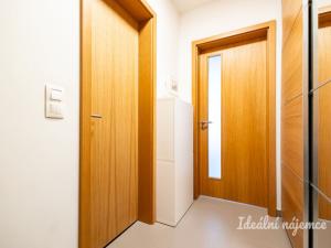 Pronájem bytu 2+kk, Praha - Dolní Chabry, Poštova, 51 m2