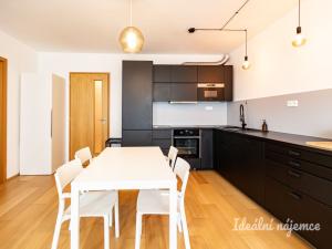 Pronájem bytu 2+kk, Praha - Dolní Chabry, Poštova, 51 m2