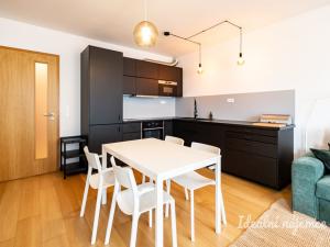 Pronájem bytu 2+kk, Praha - Dolní Chabry, Poštova, 51 m2
