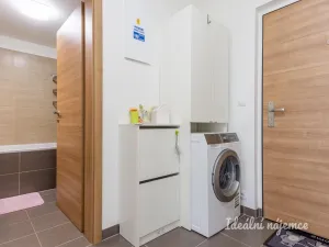 Pronájem bytu 1+kk, Praha - Hloubětín, Modrého, 33 m2