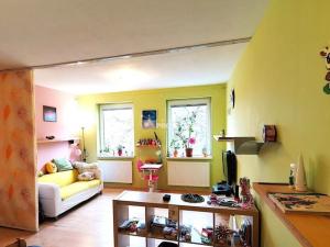 Pronájem bytu 1+1, Milovice - Mladá, Kaštanová, 43 m2