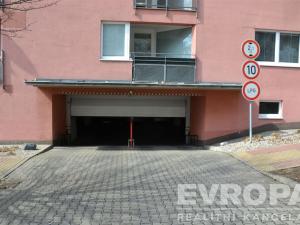 Prodej garážového stání, Praha - Troja, Hnězdenská, 20 m2