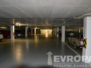 Prodej garážového stání, Praha - Troja, Hnězdenská, 20 m2