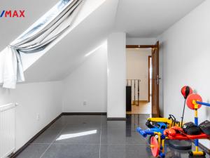 Prodej rodinného domu, Jenišov - Pod Rohem, K Rohu, 210 m2