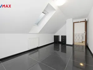 Prodej rodinného domu, Jenišov - Pod Rohem, K Rohu, 210 m2