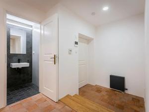 Pronájem bytu 2+1, Praha - Malá Strana, Vlašská, 87 m2