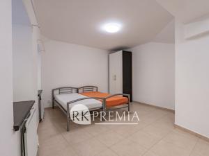 Pronájem bytu 1+1, Teplice, U Hadích lázní, 52 m2