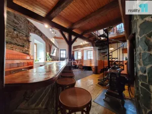 Pronájem obchodního prostoru, Kolín - Kolín III, Havelcova, 100 m2