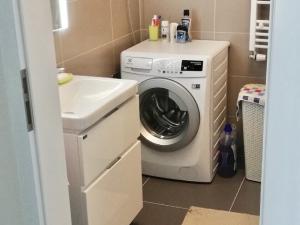 Pronájem pokoje, Praha - Zličín, Sazovická, 12 m2