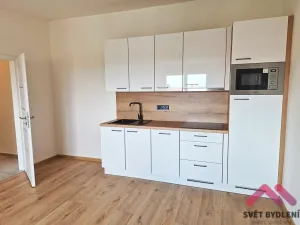 Pronájem bytu 2+kk, Praha - Kyje, Jamská, 42 m2