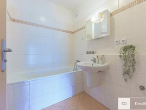 Prodej bytu 2+kk, Hradec Králové, Rybova, 57 m2