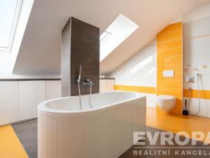 Prodej rodinného domu, Zichovec, 384 m2