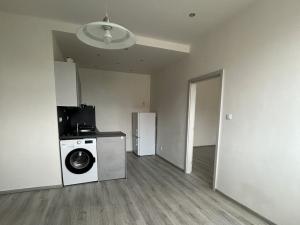 Pronájem bytu 2+kk, Praha - Vinohrady, Hollarovo náměstí, 47 m2
