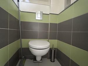 Pronájem bytu 2+kk, Praha - Vinohrady, Hollarovo náměstí, 47 m2