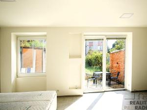 Pronájem bytu 1+kk, Brno - Židenice, Skorkovského, 38 m2