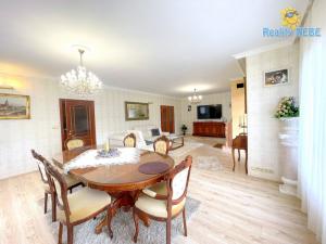 Prodej rodinného domu, Praha - Dolní Měcholupy, Za kovárnou, 310 m2