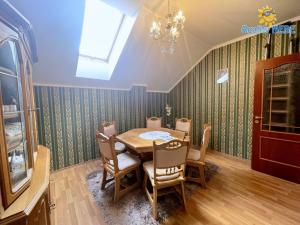 Prodej rodinného domu, Praha - Dolní Měcholupy, Za kovárnou, 310 m2