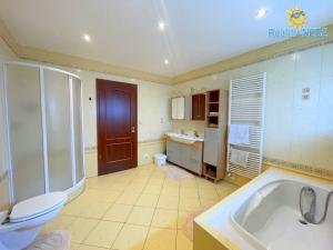 Prodej rodinného domu, Praha - Dolní Měcholupy, Za kovárnou, 310 m2
