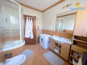 Prodej rodinného domu, Praha - Dolní Měcholupy, Za kovárnou, 310 m2