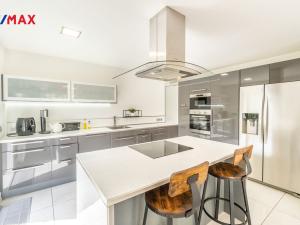 Prodej rodinného domu, Neveklov, Husova, 280 m2