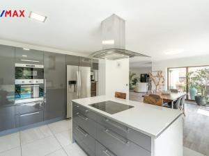 Prodej rodinného domu, Neveklov, Husova, 280 m2