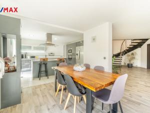 Prodej rodinného domu, Neveklov, Husova, 280 m2