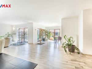 Prodej rodinného domu, Neveklov, Husova, 280 m2