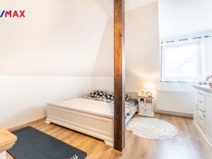 Prodej rodinného domu, Neveklov, Husova, 280 m2