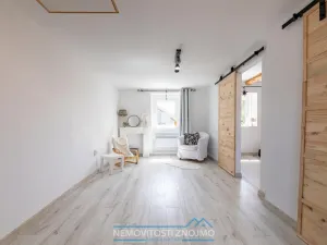 Prodej rodinného domu, Alberndorf im Pulkautal, Rakousko, Bundesstraße, 180 m2