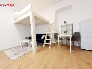 Pronájem bytu 1+kk, Praha - Vysočany, Vysočanské náměstí, 32 m2
